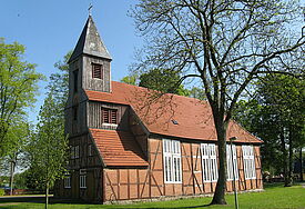 Schmuckstück: Die Fachwerkkirche in Kirch Jesar (Landkreis Ludwigslust-Parchim).