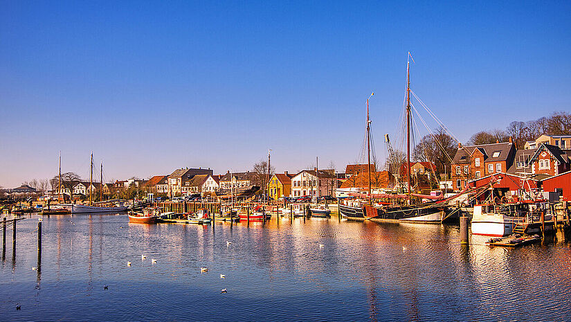 Hafen von Eckernförde im Abendlicht 