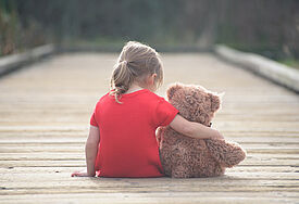 Die Kinderarmut in Deutschland nimmt nach einer aktuellen Studie weiter zu (Symbolbild)