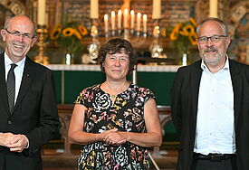 Anlässlich des deutsch-dänischen Grenzjubiläums sprachen die dänische Bischöfin Marianne Christiansen (Mitte, Bistum Hadersleben) und Bischof Elof Westergaard (rechts, Bistum Ribe) und der Schleswiger Bischof Gothart Magaard. 