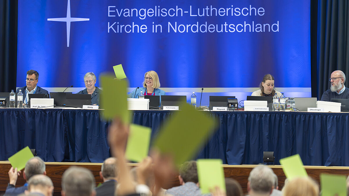 Am Donnerstag hat die Landessynode nach langer und intensiver Diskussion das Eckpunktepapier zur Neukonzeption der bischöflichen Dienste beschlossen.