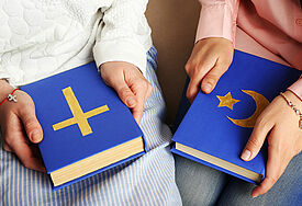 Bibel und Koran stehen im Mittelpunkt des Friedensfests (Symbolfoto)
