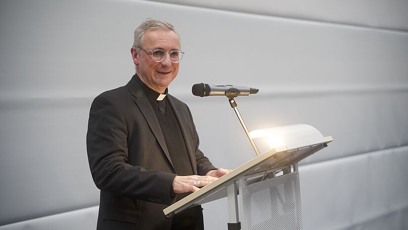 Der katholische Erzbischof Stefan Heße sprach vor den Gästen beim Reformationsempfang der Nordkirche über Ökumene und Versöhnung.