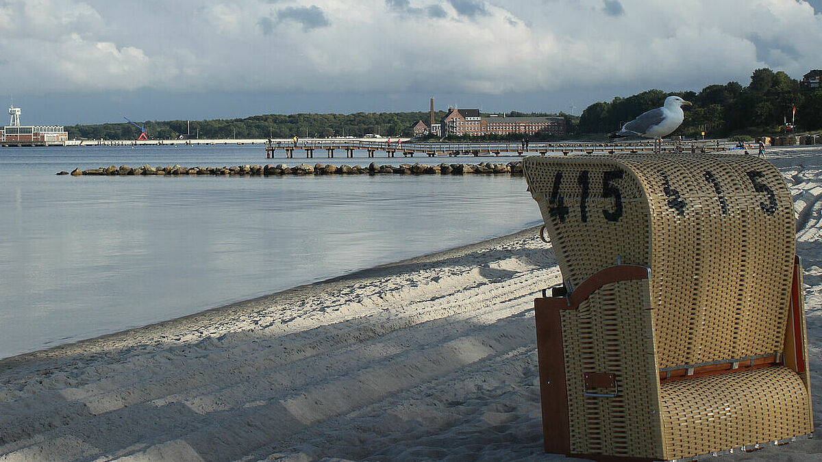 Am Eckernförder Strand wir am Sonnabend mit dem Füßen im Meer getauft.