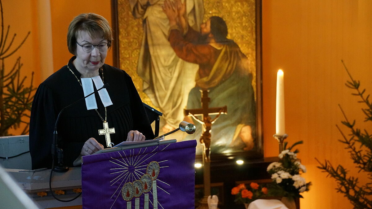 Gottesdienst zum zweiten Advent im pommerschen Penkun im Randowtal: Landesbischöfin Kristina Kühnbaum-Schmidt hielt die Predigt in der Stadtkirche. Quelle: Stefan Döbler, Nordkirche