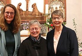 Ministerin Bettina Martin, Elke König und Landesbischöfin Kristina Kühnbaum-Schmidt