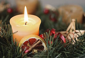 Adventskerze (c) Martinan, iStockphoto