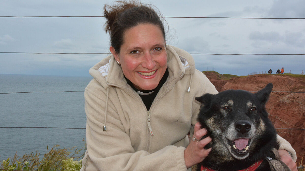 Pamela Hansen mit Jessie, ihrer 13 Jahre alten Schäferhund-Huskymix-Hündin