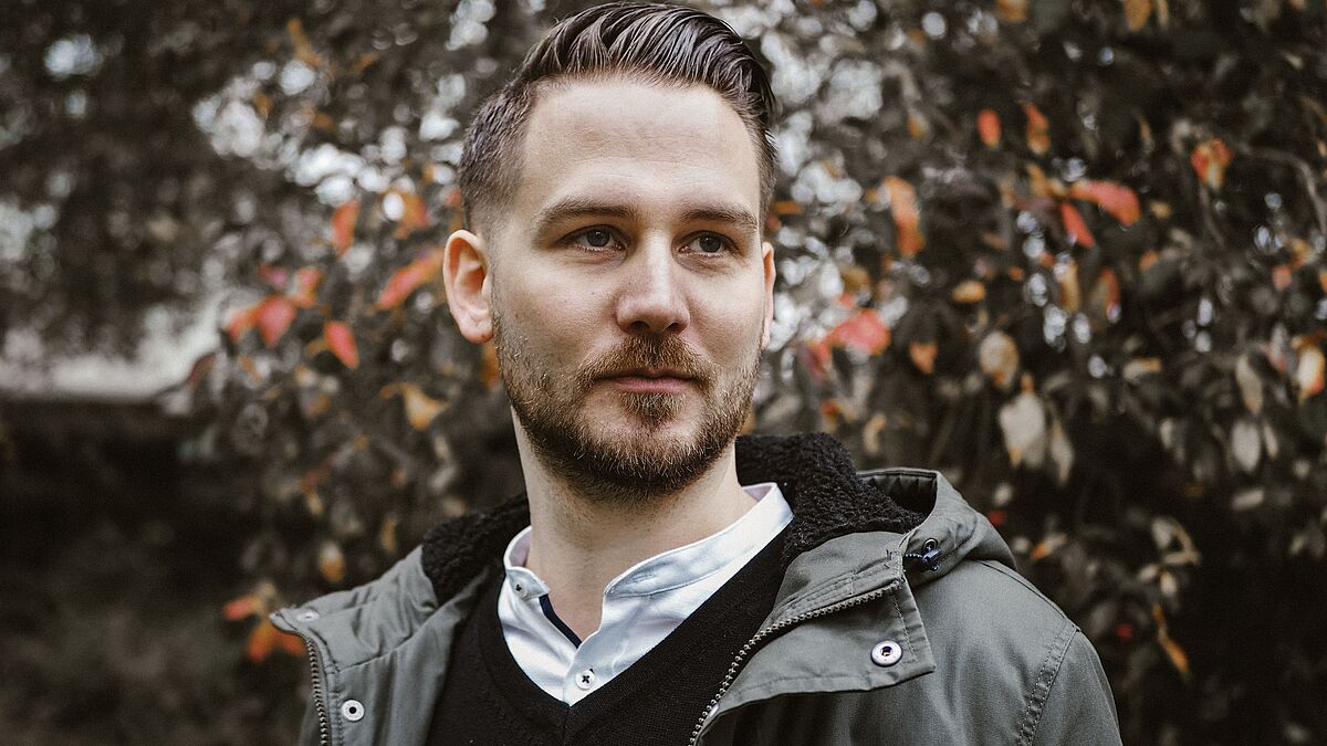 Der Goldene Kompass geht an einen YouTuber: Gunnar Engel stellt auf seinem Videokanal sein Leben als Pastor vor.