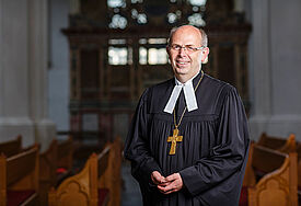 Gothart Magaard, Bischof im Sprengel Schleswig und Holstein. Das Foto entstand im Juli 2014 bei der Tagung des Bischofsrates der Nordkirche im Dom zu Greifswald