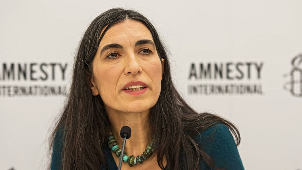 Die Generalsekretärin von Amnesty International in Deutschland, Selmin Caliskan, stellte in Berlin den weltweiten Menschenrechtsreport 2015/16 vor