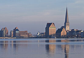 Blick auf Rostock mit der St. Petrikirche