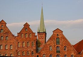 Der Kirchturm von St. Petri gehört zum Anblick der Lübecker Altstadt dazu.