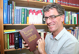 Pastor Axel Matyba war vier Jahre lang Beauftragter der evangelischen Nordkirche für den christlich-islamischen Dialog. Im September tritt er gemeinsam mit seiner Frau Andrea Busse die Pfarrstelle der deutschen Gemeinde in Paris an. 