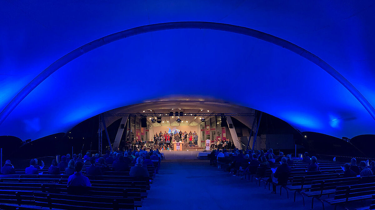 Der Synodengottesdienst im Brügmannpark lädt dazu ein, Friedensimpulse zu setzen. Die Predigt hält Bischof Gothart Magaard. 