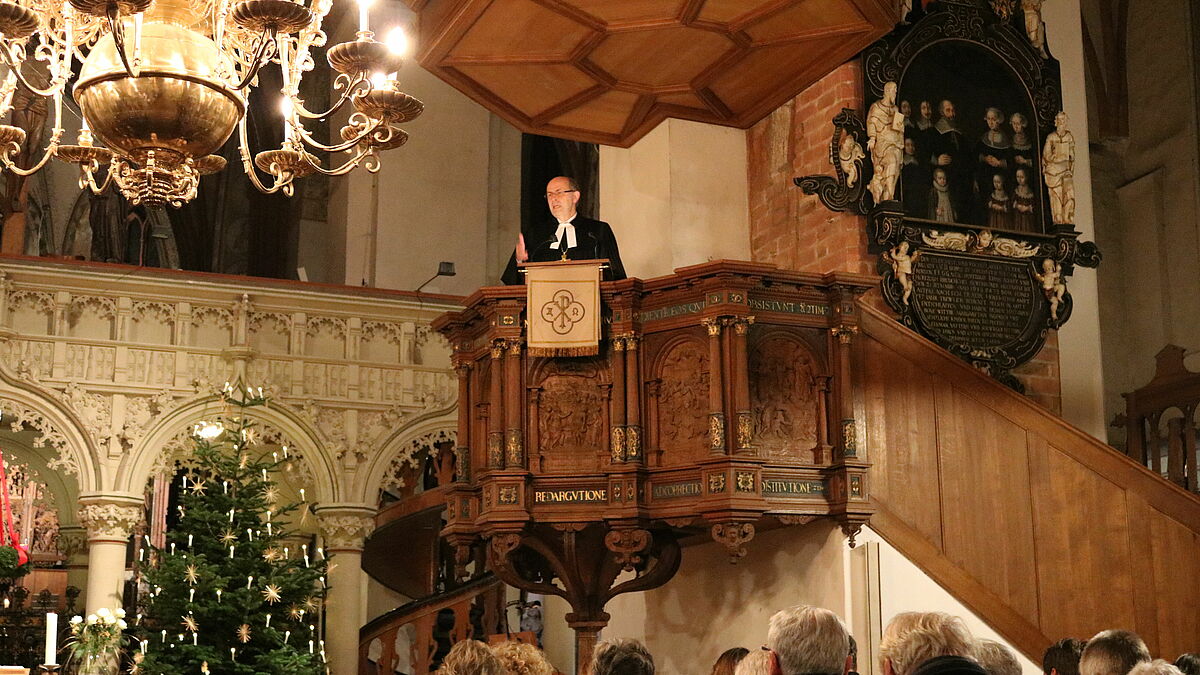 Bischof Gothart Magaard bei der Predigt im St. Petri-Dom
