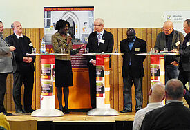 Podiumsdiskussion auf der Tagung zu christlichem Engagement gegen Rechtsextremismus in Salem.