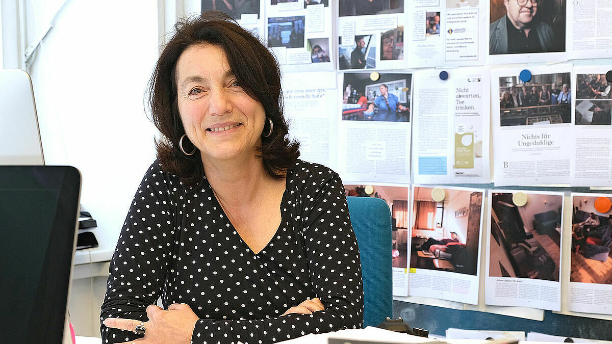 Chefredakteurin Birgit Müller in der Redaktion des Straßenmagazins "Hinz&Kunzt".