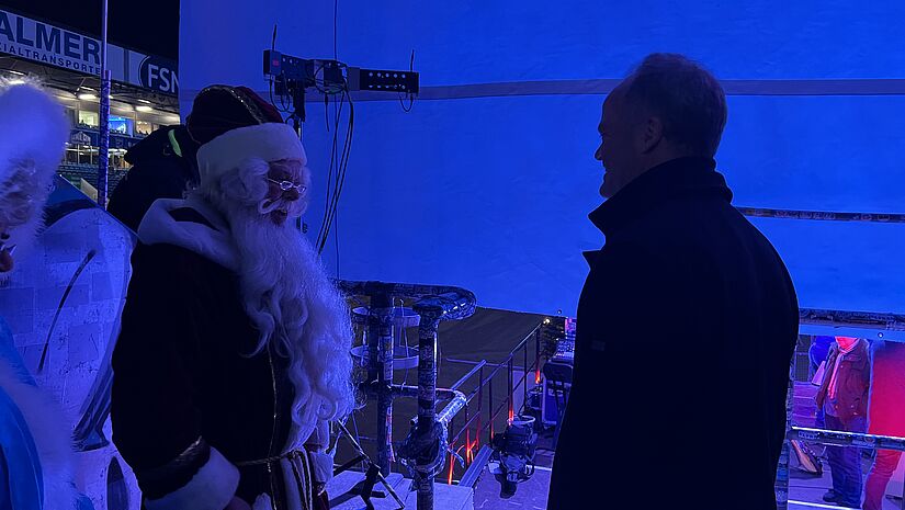 Bischöfe unter sich: Der Nikolaus trifft den Greifswalder Bischof Tilmann Jeremias. Bischöfe unter sich: Der Nikolaus trifft den Greifswalder Bischof Tilmann Jeremias.