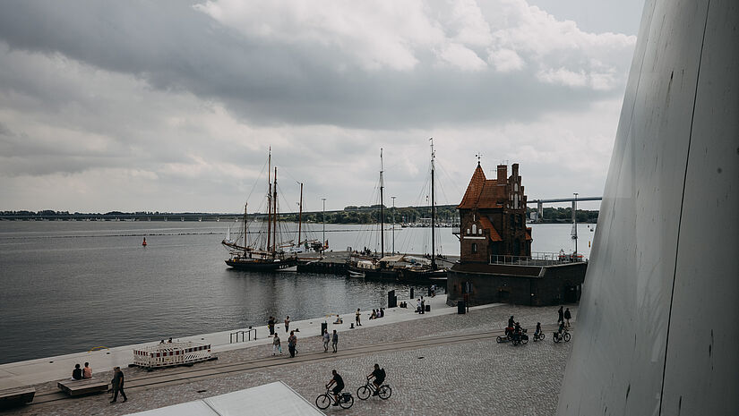 Der Zustand der Meere und der steigende Meeresspiegel sind Themen bei der Jugendklimakonferenz der Nordkirche, die in Stralsund direkt an der Ostsee stattfindet. 