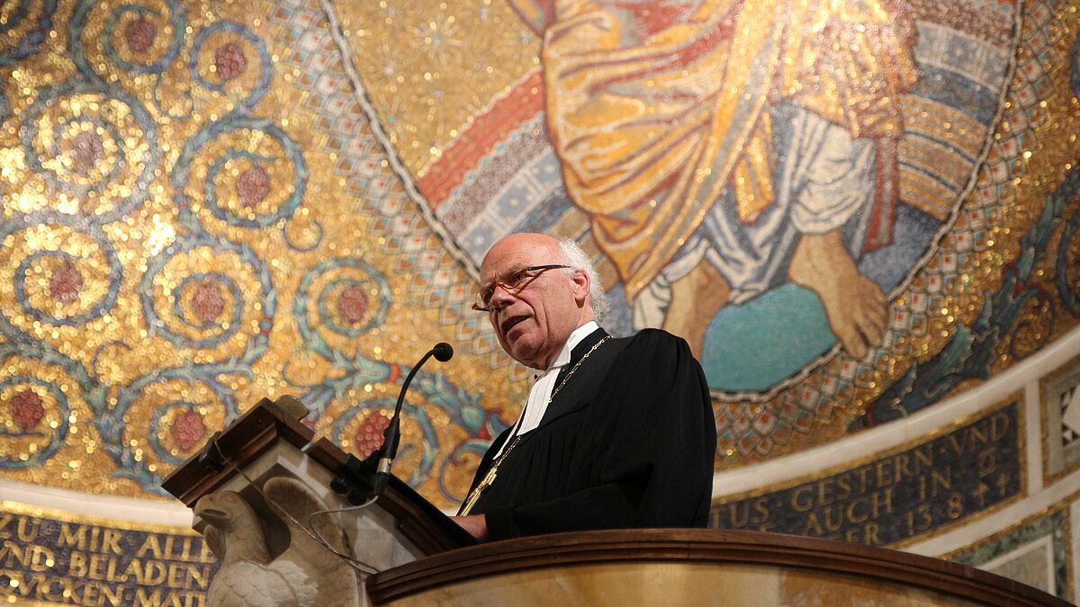 Nordkirchen-Landesbischof Gerhard Ulrich predigt in der Christuskirche in Rom.