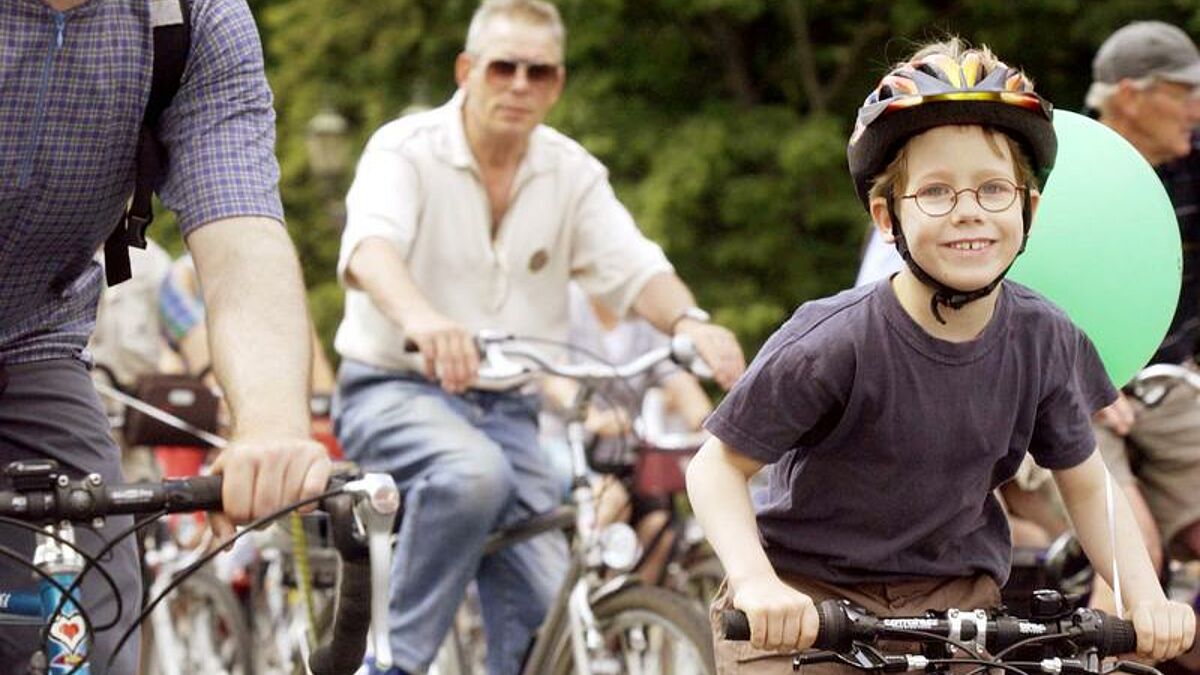 Von mehr als 60 Startpunkten in Hamburg und Umgebung geht es bei der Fahrrad-Sternfahrt in die City
