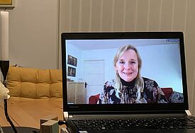 Evelyn Finger bei ihrem Online-Vortrag, Foto:Wendt/Nordkirche