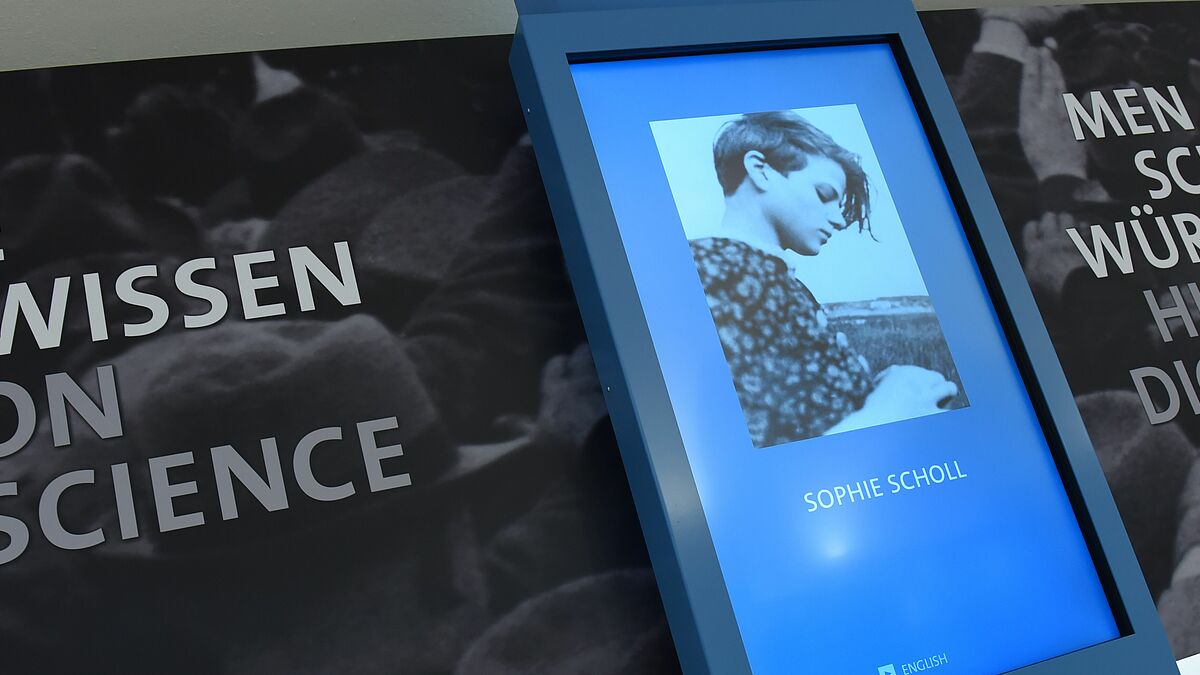 Sophie Scholl wurde mit 21 Jahren hingerichtet. In den Gestapo-Verhören gab sie sich als Hauptakteurin der Widerstandsgruppe aus, um andere zu schützen. 
