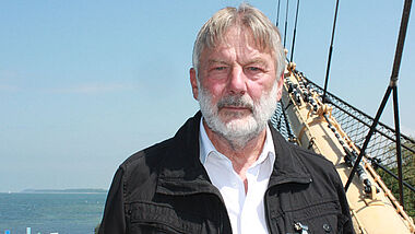Stefan Schmidt, ehemaliger Kapitän der "Cap Anamur" und Landesflüchtlingsbeauftragter fordert Hartz IV für Asylbewerber. (c) Viere