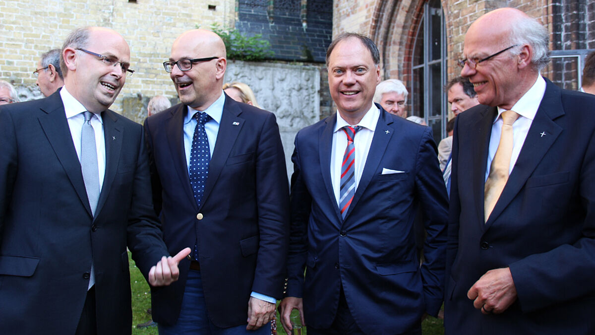 Beim Empfang (vl.l.): Bischof Magaard, Ministerpräsident Albig, Synoden-Präses Tietze und Landesbischof Ulrich