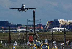 Landeanflug auf den Flughafen Hamburg-Fuhlsbüttel