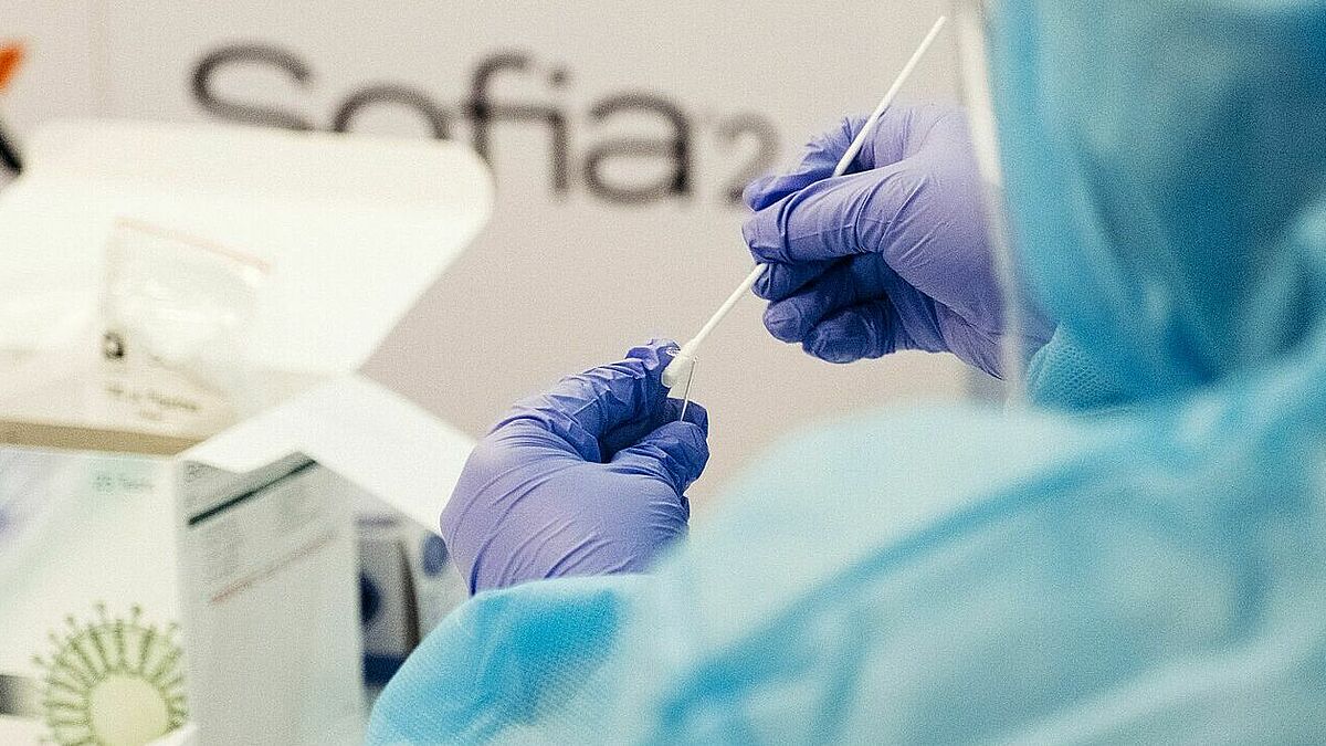 Bislang kann man nur testen, ob man an Covid-19 erkrankt ist. Bald kann man sich auch präventiv schützen: Die Impfungen starten in Hamburg in einer der ältesten Stiftungen der Stadt – im Hospital zum Heiligen Geist. 