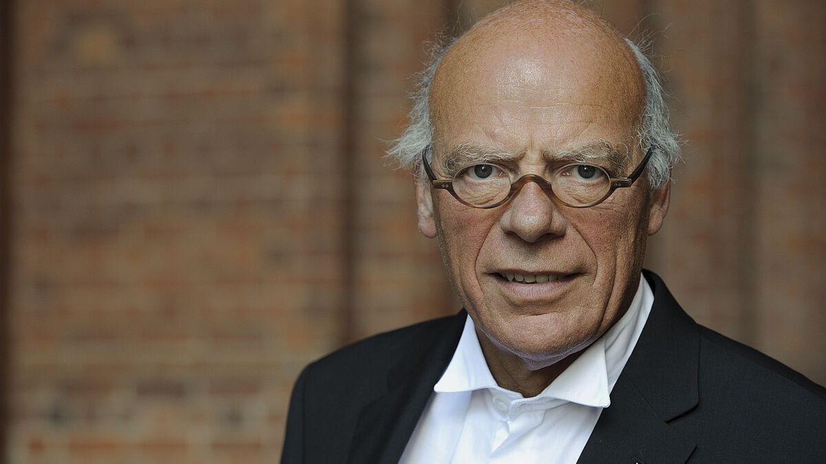 Landesbischof Gerhard Ulrich