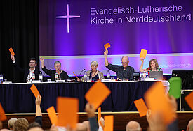 Abstimmung im Plenum mit Blick auf Präsidium Landessynode September 2023