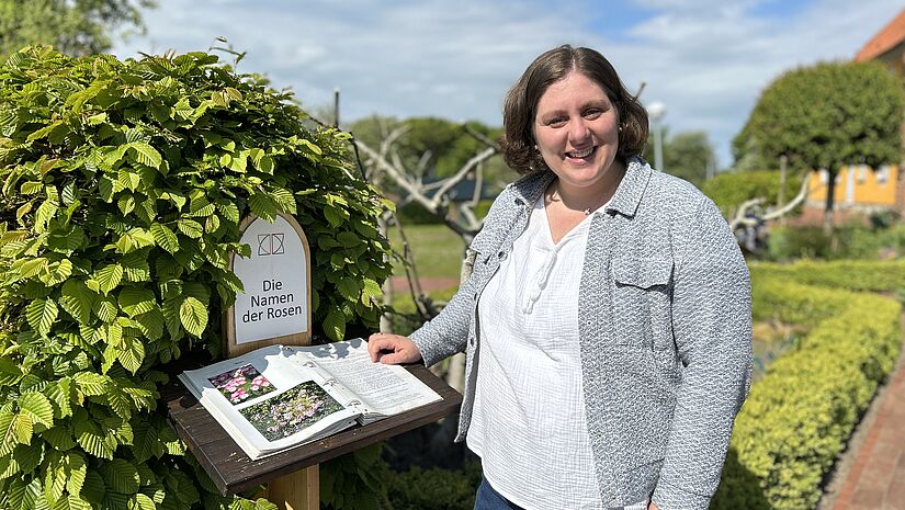 Doreen Habermann im Bibelgarten Barth