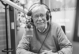 Der Radio- und Fernsehmoderator Carlo von Tiedemann starb am Pfingstsonntag (8. Juni) mit 81 Jahren in Hamburg. 