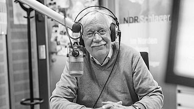 Der Radio- und Fernsehmoderator Carlo von Tiedemann starb am Pfingstsonntag (8. Juni) mit 81 Jahren in Hamburg. 