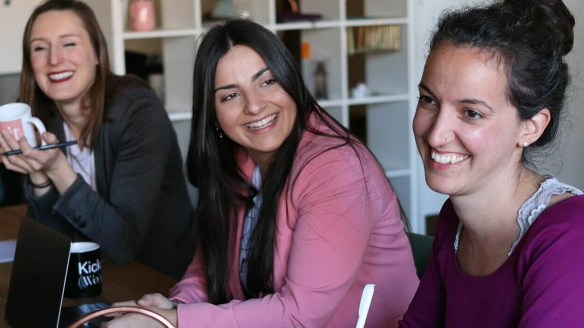 "Gleicher Lohn für gleiche Arbeit!" – Diese Forderung der Frauenbewegung ist zwar schon alt, aber in Deutschland immer noch nicht vollständig umgesetzt. Daran erinnert der heutige Equal Pay Day. 