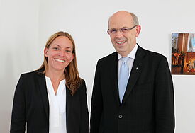 Pastorin Nicole Thiel und Bischof Gorhart Magaard
