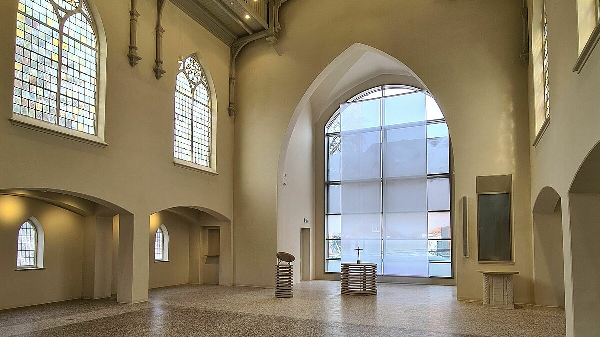 Hell und freundlich - die St. Nicolaus-Kirche nach dem Umbau.