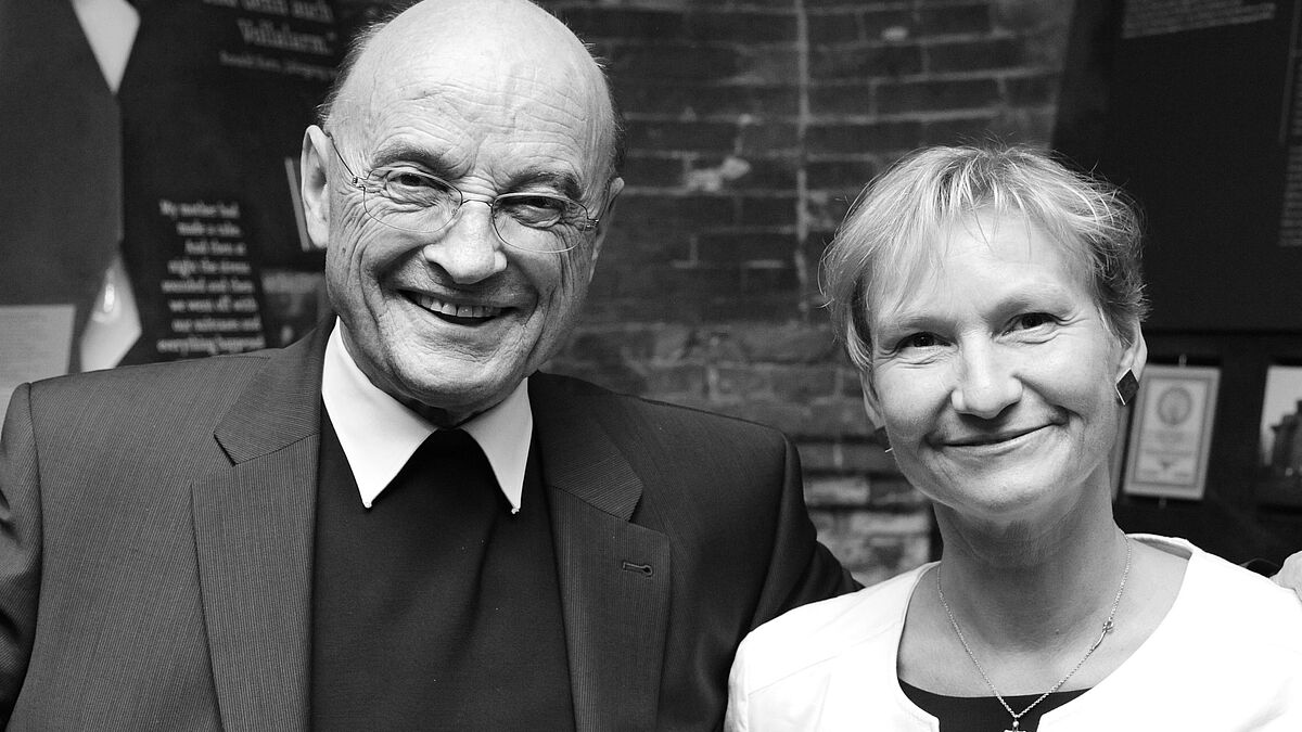 Der Hamburger Weihbischof Hans-Jochen Jaschke auf der Feier zu seinem 75. Geburtstag mit Bischöfin Kirsten Fehrs