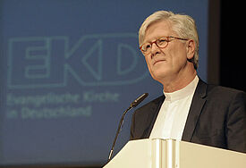 Der Ratsvorsitzende der Evangelischen Kirche in Deutschland (EKD), Heinrich Bedford-Strohm, gibt seinen Ratsbericht ab.