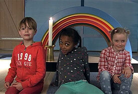 Kleine Bibel-Erzähler: Maja, Diana und Ida geben ihre Version von Noah und seiner Arche zum Besten