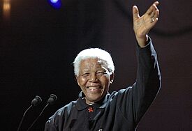 Nelson Mandela 2005 in Johannesburg - der Friedensnobelpreisträger und erste schwarze Präsident Südafrikas starb am 5. Dezember 2013
