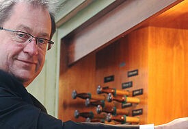 Frank Dittmer an der Orgel des Greifswalder Doms