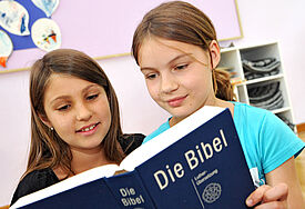 Bibel und mehr: Der evangelische Religionsunterricht soll sich stärker öffnen, regt die EKD an