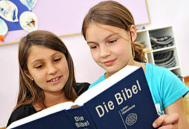 Bibel und mehr: Der evangelische Religionsunterricht soll sich stärker öffnen, regt die EKD an