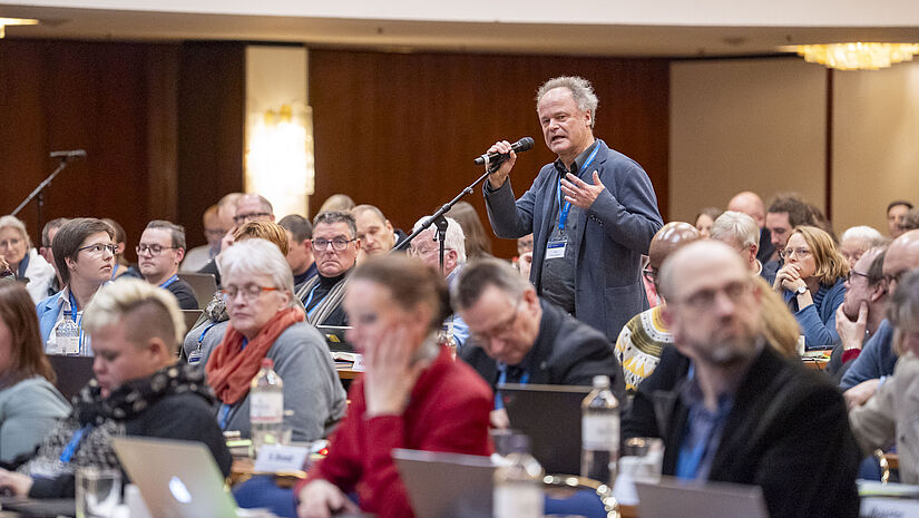 Bischof Jeremias dankt Fehrs für Arbeit bei Aufarbeitung Missbrauch Bischof Jeremias dankt Fehrs für Arbeit bei Aufarbeitung Missbrauch