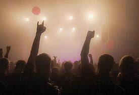 Metal Fans beim Konzert 