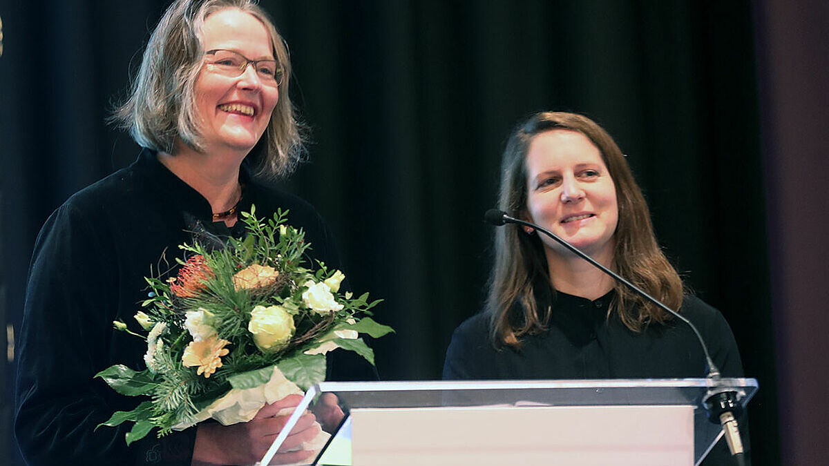 Freude bei Pastorin Katharina Gralla (l.) und Kantorin Lena Sonntag
